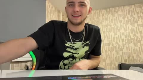 Snapshot of golden_boyyy21 chatting on January 29, 6:18 pm Golden boyyy21 online show from January 29, 6:18 pm