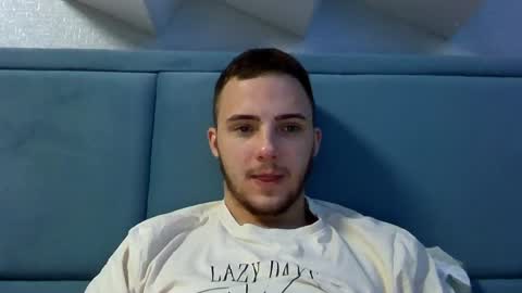 Snapshot of golden_boyyy21 chatting on January 11, 4:59 am Golden boyyy21 online show from January 11, 4:59 am