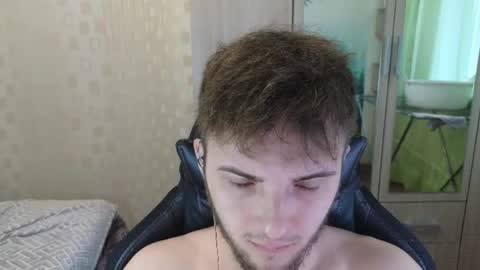 Golden boyyy21 online show from April 12, 3:38 pm