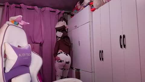 golden_gingerkitty online show from August 5, 12:51 am