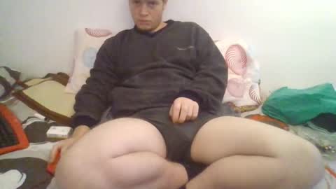 goldenboy207 online show from December 18, 1:28 pm