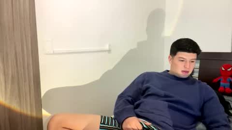 goldenknight33 online show from November 6, 5:38 pm