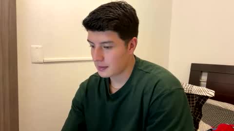 goldenknight33 online show from October 28, 6:31 pm