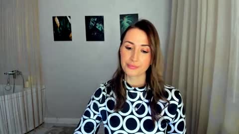 Olivia online show from March 26, 8:14 pm