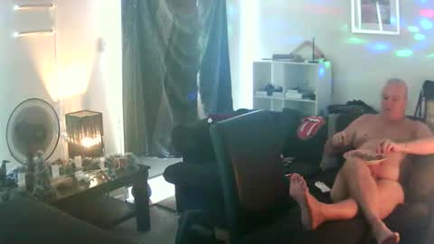 goldyguy011 online show from January 8, 1:33 am