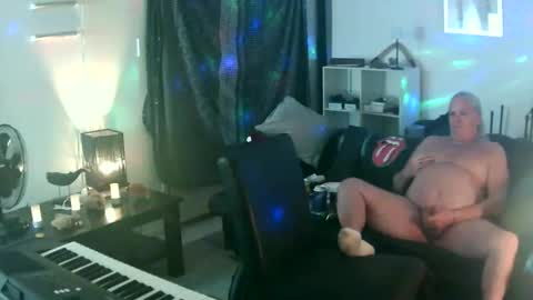 goldyguy011 online show from November 22, 10:46 am