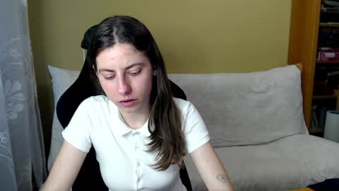 Elizabeth Effie online show from May 15, 4:47 pm