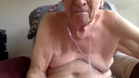 Sweet old guy online show from September 18, 8:13 pm