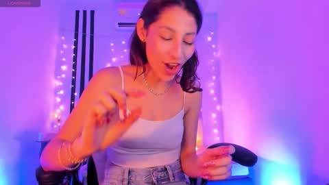 i am Jessi  I love animals and drawing I hope to get along with everyone. XOXO online show from February 26, 8:23 pm