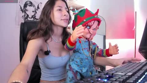 i am Jessi  I love animals and drawing I hope to get along with everyone. XOXO online show from April 3, 8:16 pm