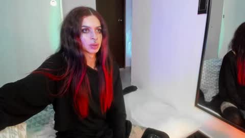 Snapshot of goth_ru chatting on December 6, 4:19 am Russ online show from December 6, 4:19 am