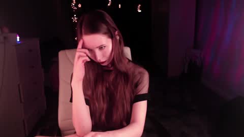 Snapshot of grace_crystal chatting on December 6, 10:57 pm Grace online show from December 6, 10:57 pm
