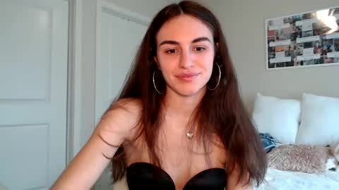 Gracie Smith online show from February 13, 8:55 pm