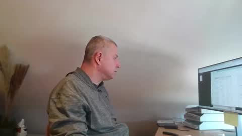 grau197077 online show from March 19, 10:10 am