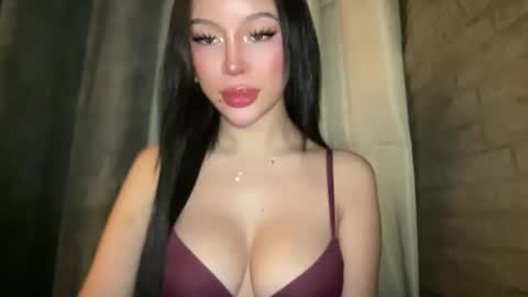 Marie Pelie online show from December 18, 6:36 pm