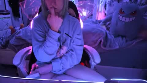 GreenEyedLovexo online show from October 21, 5:45 am