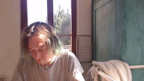 Snapshot of greenmoon88888 chatting on December 5, 10:39 am Greenmoon online show from December 5, 10:39 am