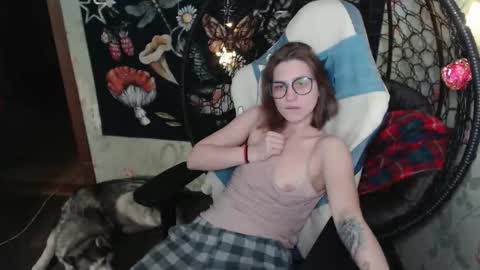 Lina online show from March 29, 1:13 pm