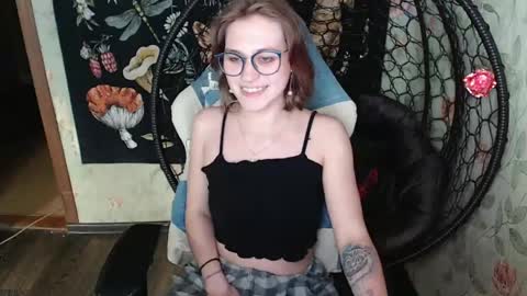 Lina online show from June 7, 1:16 pm