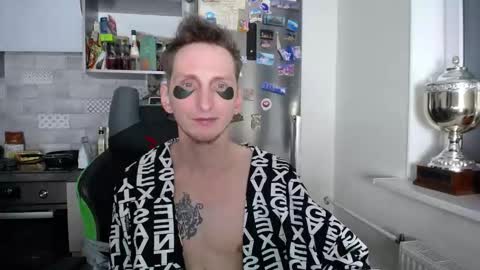 greg_photog online show from October 3, 1:48 am