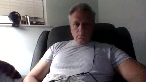 mmm hmmm online show from January 3, 2:32 am