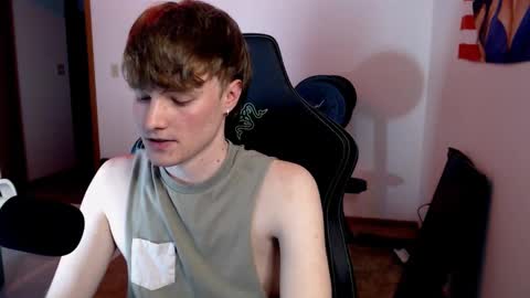 gucciboi4 online show from January 19, 4:22 am