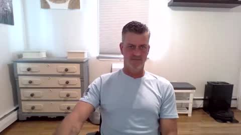 gudguy2025 online show from May 26, 2:12 pm