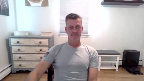 gudguy2025 online show from May 14, 12:25 pm