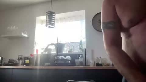 guil0 online show from October 5, 7:21 pm