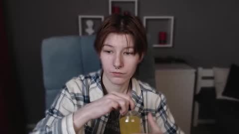 guitarandangell online show from November 28, 8:21 am