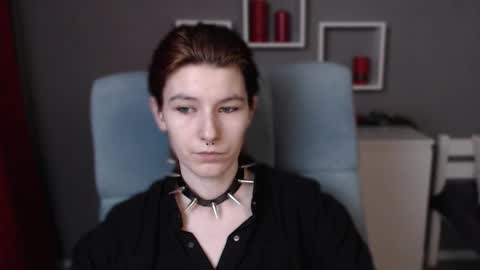 guitarandangell online show from December 19, 7:04 am