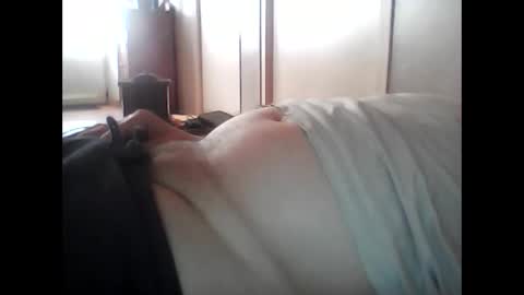 Snapshot of guizmeau72 chatting on October 8, 12:44 pm guizmeau72 online show from October 8, 12:44 pm