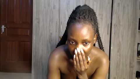 Miss Incredible online show from December 7, 11:18 pm
