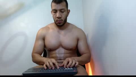 holl latino online show from May 4, 3:02 am