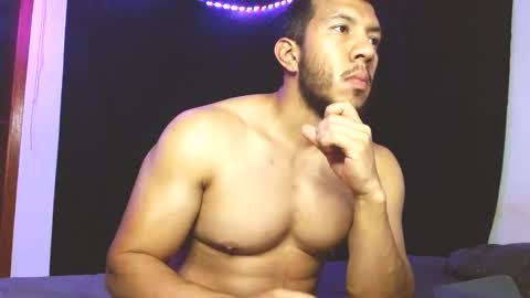 holl latino online show from November 24, 4:22 am