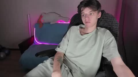 guy_liam1 online show from October 15, 2:51 pm