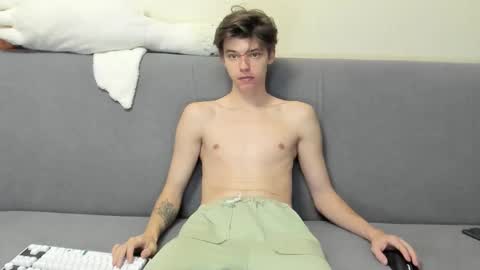 guy_liam1 online show from November 2, 2:28 pm