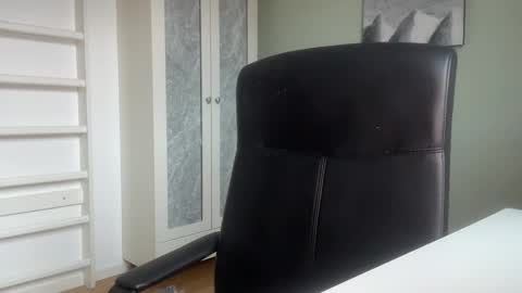 Snapshot of guyfromfinland1981 chatting on March 11, 5:13 am NaughtyFitHusband online show from March 11, 5:13 am