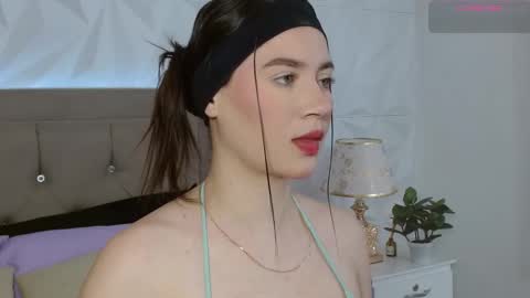 Gwen Drew online show from January 13, 12:46 pm