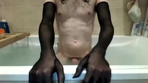 gwenette60 online show from November 9, 10:34 pm