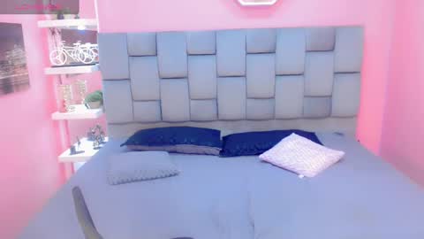 gwen online show from September 10, 5:19 am