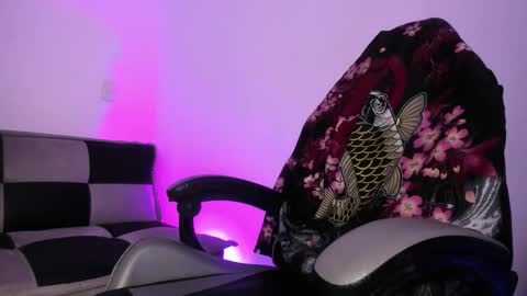 gwenhazel online show from October 20, 11:37 am