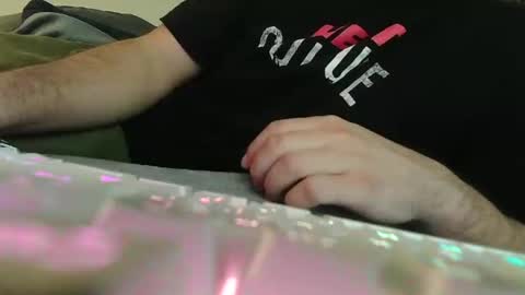 gwiththegirth online show from January 4, 7:24 am