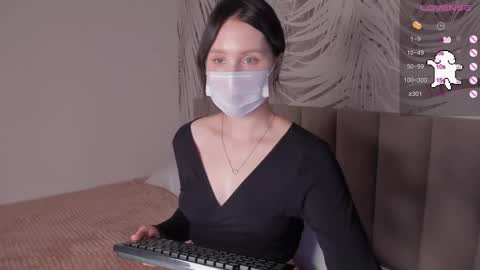   online show from October 4, 10:13 am