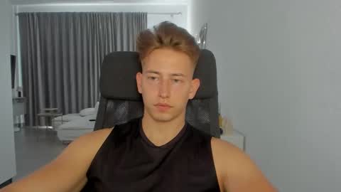 Oliver online show from October 10, 4:02 pm