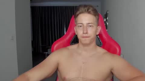 Oliver online show from October 19, 6:12 pm