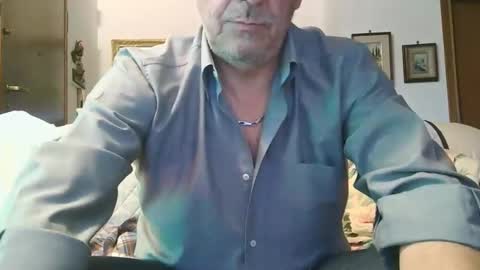 gyrdy online show from December 23, 3:44 pm