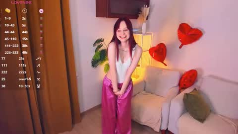 Kelly  Lilly online show from February 17, 7:02 pm