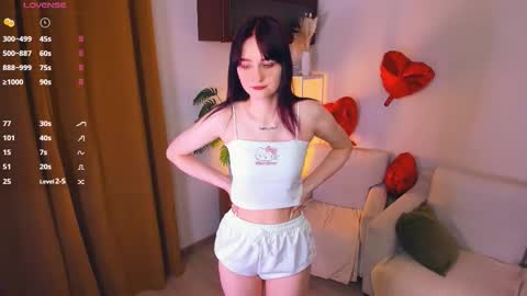 Kelly  Lilly online show from February 24, 6:55 pm