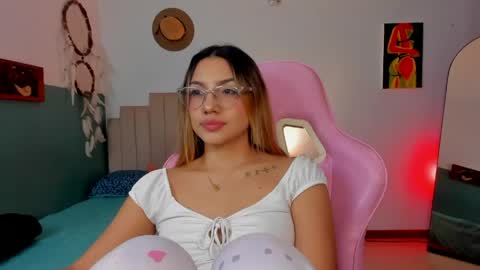 Paulina  online show from April 16, 2:22 am